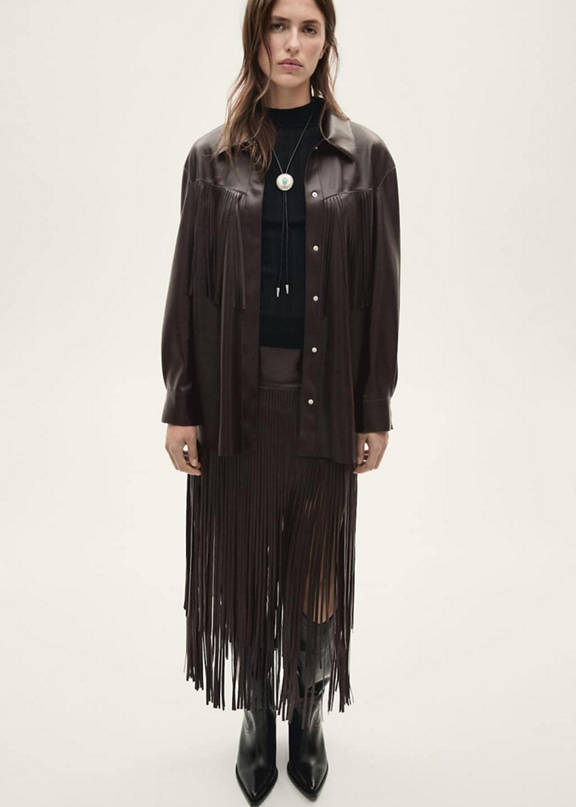 How to combine a chocolate brown skirt.