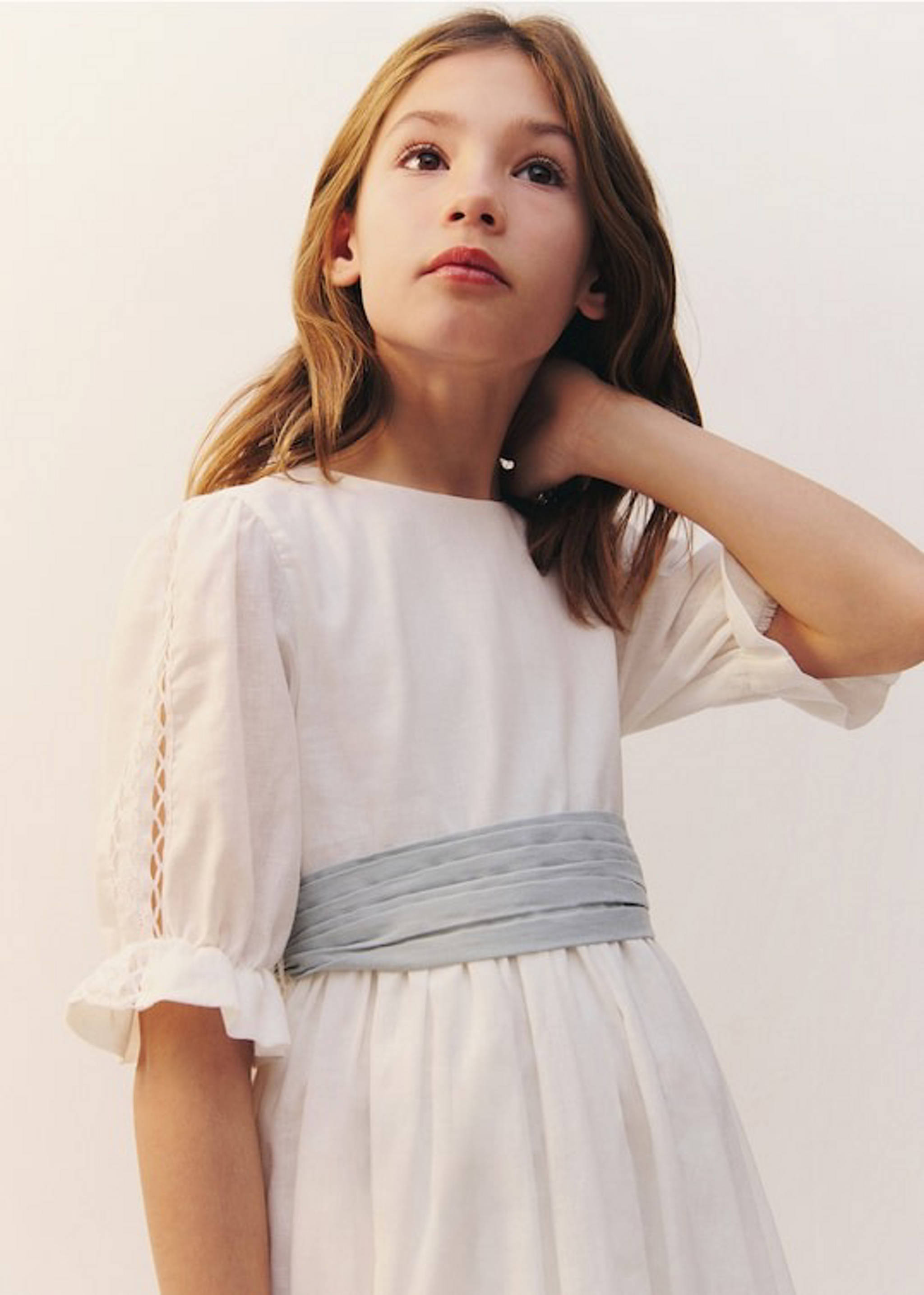 seo.discoverBy.trends_kids.vestidocomunion.1.image