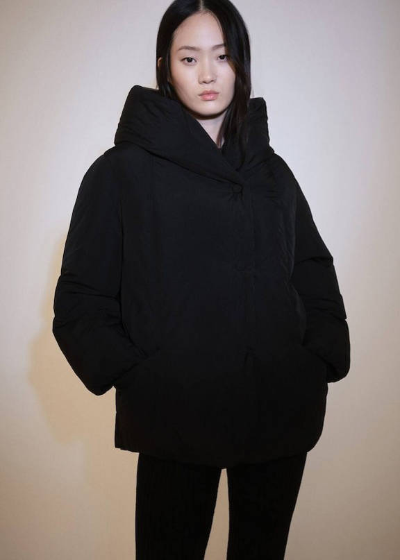 Black Anroaks: A type of women's coat.